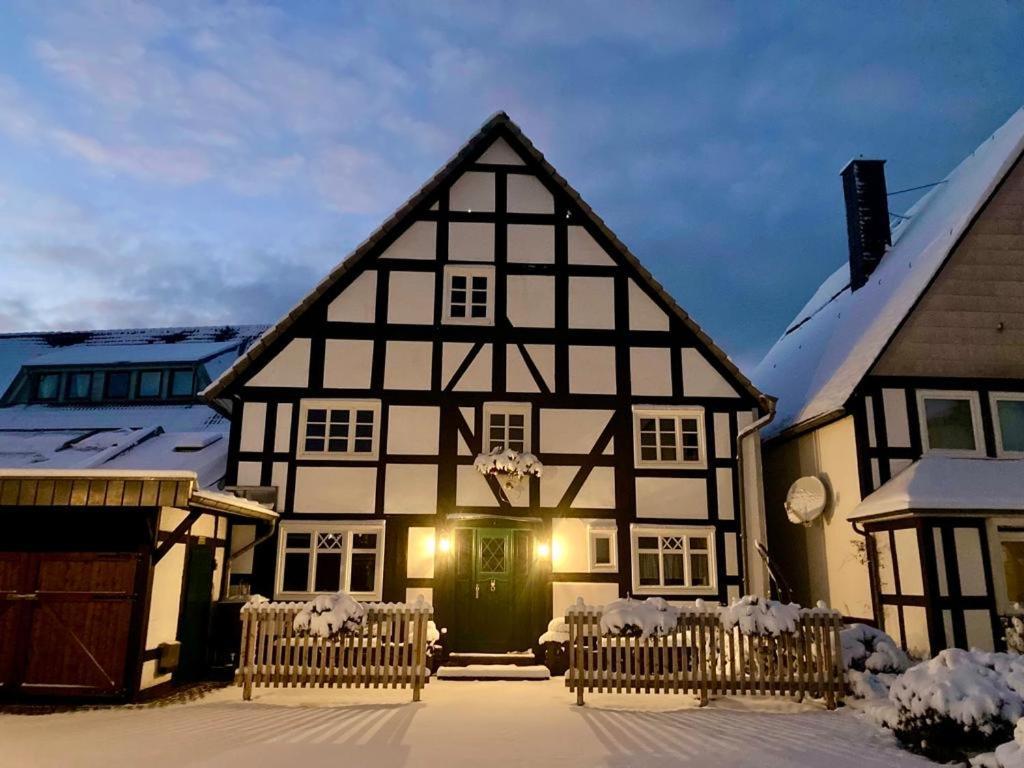 Fachwerkhaus Im Sauerland - Goldhase Anno 1700 Villa Medebach Exterior foto